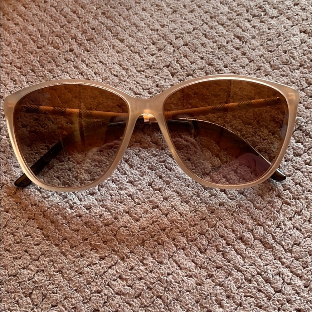 Burberry tan sunglasses